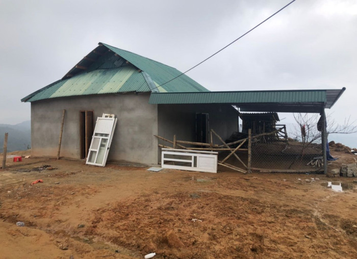 Căn nhà của gia đình anh chị Xồng Bá Chứ (Bản Ka Dưới), một trong mười hộ được trao tặng nhà tình nghĩa trên địa bàn xã biên giới Na Ngoi