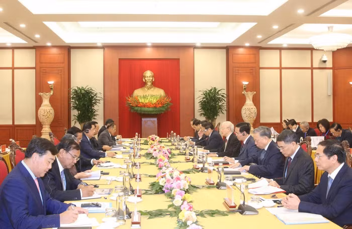 Cuộc gặp nhằm tăng cường hơn nữa quan hệ láng giềng tốt đẹp, hữu nghị truyền thống, hợp tác toàn diện, bền vững lâu dài giữa hai Đảng, hai Nhà nước và nhân dân hai nước Việt Nam - Campuchia.