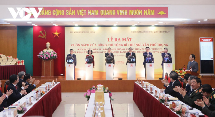 Lãnh đạo Đảng, Nhà nước bấm nút phát hành sách điện tử Lãnh đạo Đảng, Nhà nước bấm nút phát hành sách điện tử