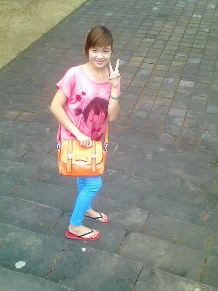 Đặng Thị Vân Anh giành vé vào vòng 2 nhờ tin nhắn SMS. Đặng Thị Vân Anh giành vé vào vòng 2 nhờ tin nhắn SMS.