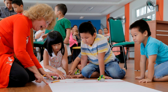 Dạy học tích hợp lấy giáo dục STEM làm trọng tâm với các dự án giúp học sinh hứng thú và phát triển tư duy. Ảnh: TT