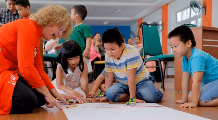 Dạy học tích hợp lấy giáo dục STEM làm trọng tâm với các dự án giúp học sinh hứng thú và phát triển tư duy. Ảnh: TT Dạy học tích hợp lấy giáo dục STEM làm trọng tâm với các dự án giúp học sinh hứng thú và phát triển tư duy. Ảnh: TT