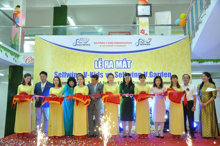 Trường mầm non SELFWING V-KIDS là ngôi trường đầu tiên giáo dục theo phong cách Nhật Bản, theo tinh thần 5 chữ V. Trường mầm non SELFWING V-KIDS là ngôi trường đầu tiên giáo dục theo phong cách Nhật Bản, theo tinh thần 5 chữ V.