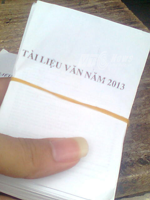 Mỗi tập tài liệu thường có giá là 100 nghìn đồng Mỗi tập tài liệu thường có giá là 100 nghìn đồng
