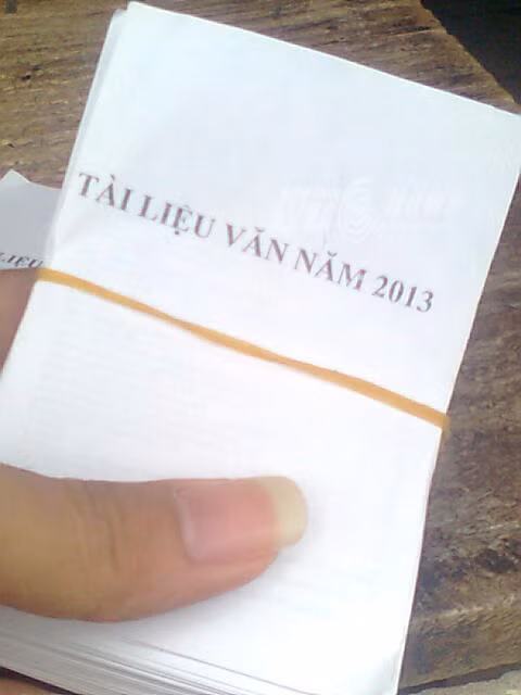 Mỗi tập tài liệu thường có giá là 100 nghìn đồng