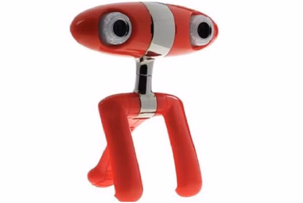 3. Novo Minoru webcam Webcam này có thiết kế vô cùng độc đáo, giống người ngoài hành tinh thu nhỏ. Novo Minoru 3D có thể tái tạo ra hình ảnh 3D nhờ có 2 camera đối xứng. Tuy nhiên, nếu bạn muốn sử dụng chế độ này, bạn phải sử dụng cùng với cặp kính 3D để xem được hình ảnh. Bên cạnh đó, thiết bị này còn tương thích với công nghệ Nvidia 3D Vision. Vì tích hợp 2 camera, góc độ sử dụng sẽ rộng hơn. Ở chế độ 2D, chất lượng video chấp nhận được, nhưng không sắc nét và chi tiết như các webcam khác, với màu sắc hơi nhợt. Vì tính năng 3D là thế mạnh nên webcam này chú trọng vào chất lượng hình ảnh khi dùng ở chế độ 3D.