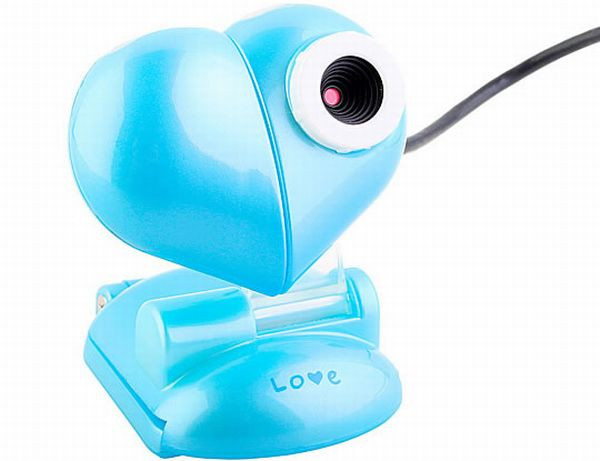 6. Heart-Shaped USB Webcam Tuyệt vời với camera có độ phân giải 640x480, USB 2.0, mẫu webcam hình trái tim xinh xắn này tích hợp tất cả các tính năng của các webcam khác như ghi video, khả năng cân bằng ánh sáng tự động, đèn flash và tính năng bảo mật cao. Webcam có thể xoay giúp thuận tiện hơn khi sử dụng. Với webcam dễ thương này, bạn có thể sử dụng làm đồ trang trí hoàn hảo hoặc tặng nó người yêu 6. Heart-Shaped USB Webcam Tuyệt vời với camera có độ phân giải 640x480, USB 2.0, mẫu webcam hình trái tim xinh xắn này tích hợp tất cả các tính năng của các webcam khác như ghi video, khả năng cân bằng ánh sáng tự động, đèn flash và tính năng bảo mật cao. Webcam có thể xoay giúp thuận tiện hơn khi sử dụng. Với webcam dễ thương này, bạn có thể sử dụng làm đồ trang trí hoàn hảo hoặc tặng nó người yêu