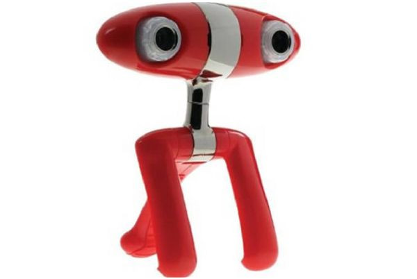 3. Novo Minoru webcam Webcam này có thiết kế vô cùng độc đáo, giống người ngoài hành tinh thu nhỏ. Novo Minoru 3D có thể tái tạo ra hình ảnh 3D nhờ có 2 camera đối xứng. Tuy nhiên, nếu bạn muốn sử dụng chế độ này, bạn phải sử dụng cùng với cặp kính 3D để xem được hình ảnh. Bên cạnh đó, thiết bị này còn tương thích với công nghệ Nvidia 3D Vision. Vì tích hợp 2 camera, góc độ sử dụng sẽ rộng hơn. Ở chế độ 2D, chất lượng video chấp nhận được, nhưng không sắc nét và chi tiết như các webcam khác, với màu sắc hơi nhợt. Vì tính năng 3D là thế mạnh nên webcam này chú trọng vào chất lượng hình ảnh khi dùng ở chế độ 3D. 3. Novo Minoru webcam Webcam này có thiết kế vô cùng độc đáo, giống người ngoài hành tinh thu nhỏ. Novo Minoru 3D có thể tái tạo ra hình ảnh 3D nhờ có 2 camera đối xứng. Tuy nhiên, nếu bạn muốn sử dụng chế độ này, bạn phải sử dụng cùng với cặp kính 3D để xem được hình ảnh. Bên cạnh đó, thiết bị này còn tương thích với công nghệ Nvidia 3D Vision. Vì tích hợp 2 camera, góc độ sử dụng sẽ rộng hơn. Ở chế độ 2D, chất lượng video chấp nhận được, nhưng không sắc nét và chi tiết như các webcam khác, với màu sắc hơi nhợt. Vì tính năng 3D là thế mạnh nên webcam này chú trọng vào chất lượng hình ảnh khi dùng ở chế độ 3D.