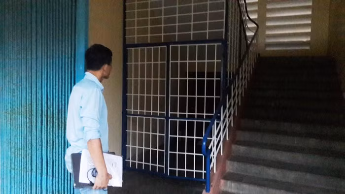 Nhiều giáo viên cho rằng dù mới về nhận chức Hiệu trưởng nhà trường từ tháng 7/2021 nhưng thầy Đồng đã cho cải tạo, sửa chữa nhiều hạng mục gây lãng phí. Ảnh: AN