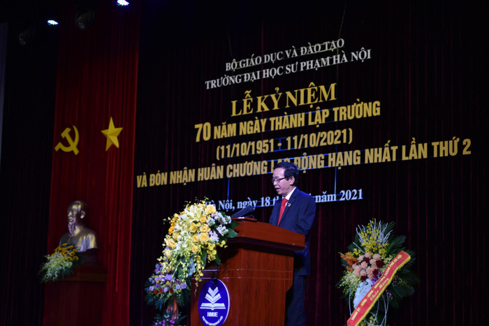 Trong buổi Lễ kỷ niệm 70 năm ngày thành lập trường Đại học sư phạm Hà Nội và đón nhận Huân chương lao động hạng Nhất (lần thứ 2) diễn ra ngày 18/11, Giáo sư Nguyễn Văn Minh – Hiệu trưởng Nhà trường đã có bài diễn văn chia sẻ cảm xúc Trong buổi Lễ kỷ niệm 70 năm ngày thành lập trường Đại học sư phạm Hà Nội và đón nhận Huân chương lao động hạng Nhất (lần thứ 2) diễn ra ngày 18/11, Giáo sư Nguyễn Văn Minh – Hiệu trưởng Nhà trường đã có bài diễn văn chia sẻ cảm xúc