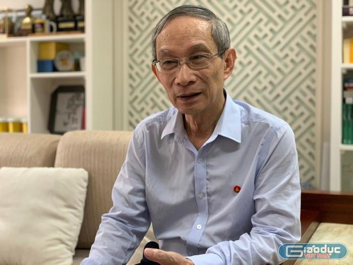 Thầy Nguyễn Xuân Khang - Hiệu trưởng trường Marie Curie, Hà Nội (Ảnh: Thùy Linh) Thầy Nguyễn Xuân Khang - Hiệu trưởng trường Marie Curie, Hà Nội (Ảnh: Thùy Linh)