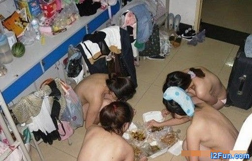 Cơm nude? Cơm nude?