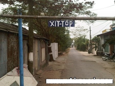 Lại một tấm biển Việt hóa