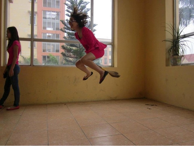 Phương tiện đi học mới: Chổi bay