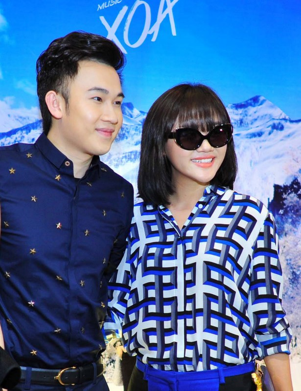 Văn Mai Hương thân thiết bên Dương Triệu Vũ.