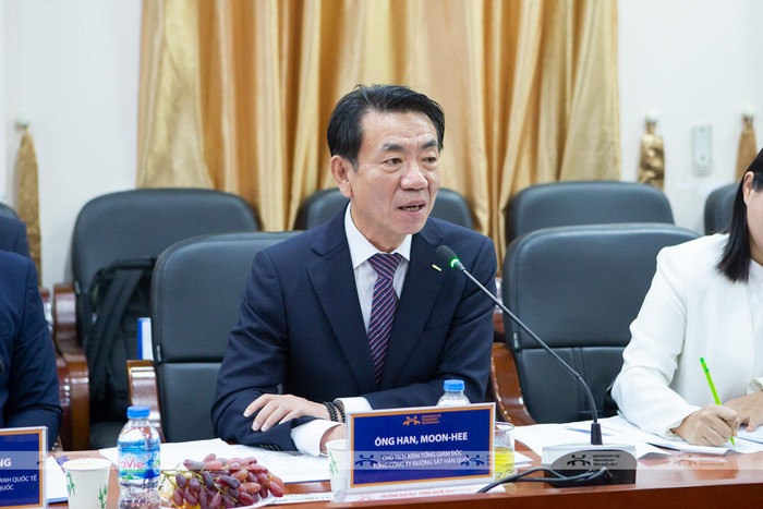 Ông HAN, Moon-Hee, Chủ tịch kiêm Tổng Giám đốc KORAIL phát biểu tại buổi lễ ký kết 2.jpg