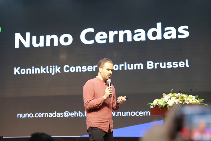 GS. Nuno Cernadas - Đại học KCB, Bỉ chia sẻ Phòng Thí nghiệm MUSICHATHON với chủ đề lập trình nhiệm vụ tự động hóa với Chataigne 113ef054e6ad56f30fbc.jpg