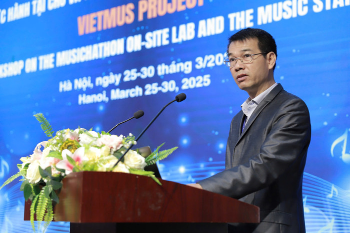 Phó Giáo sư, Tiến sĩ Lê Vinh Hưng - Phó Trưởng ban Quản lý Dự án VIETMUS, Hiệu trưởng Trường Đại học Sư phạm Nghệ thuật Trung ương phát biểu tại Chương trình Tập huấn af6a59f6480ff851a11e.jpg