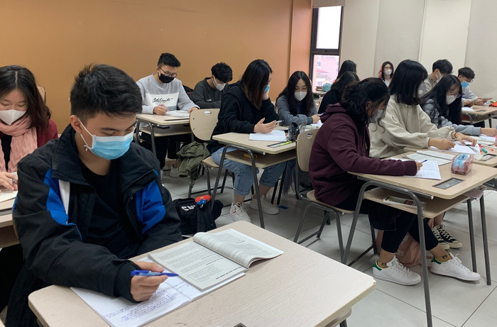 Tính đến 9h00 ngày 3/2, đã có 32 tỉnh/thành phố báo cáo Bộ Giáo dục và Đào tạo về việc quyết định cho học sinh nghỉ học để phòng virus corona. (Ảnh: Thùy Linh)