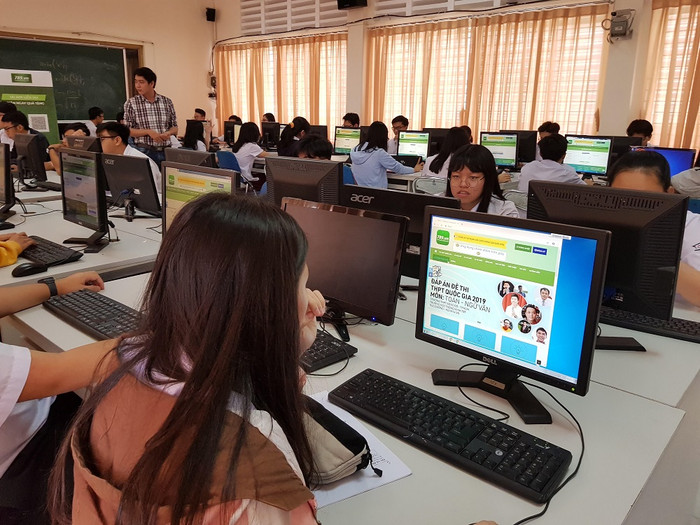 Dạy học trực tuyến tiết kiệm thời gian rất nhiều cho các thầy cô Dạy học trực tuyến tiết kiệm thời gian rất nhiều cho các thầy cô