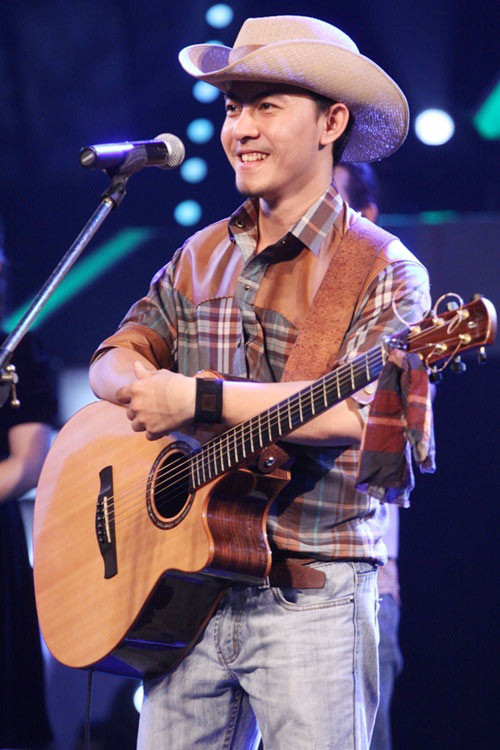 Thầy giáo Võ Trọng Phúc nói: "Điểm yếu thì tôi nhiều chứ. Đầu tiên là chiều cao, đi diễn những chương trình có hoa hậu là mệt lắm. Tính cách nóng nảy đôi lúc cũng ảnh hưởng đến công việc. Không thích nổi tiếng cũng phần nào là một điểm yếu". (Theo Infonet)