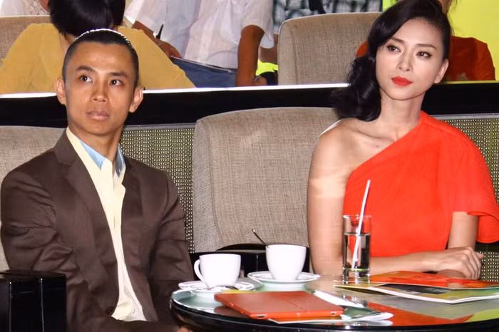 Thử thách cùng bước nhảy là một chương trình mua bản quyền của nước ngoài. Chí Anh sẽ ngồi chung ghế giám khảo với đả nữ Ngô Thanh Vân - quán quân Bước nhảy hoàn vũ 2010 trong chương trình này. (Theo GDVN) Thử thách cùng bước nhảy là một chương trình mua bản quyền của nước ngoài. Chí Anh sẽ ngồi chung ghế giám khảo với đả nữ Ngô Thanh Vân - quán quân Bước nhảy hoàn vũ 2010 trong chương trình này. (Theo GDVN)