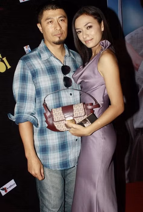 Người yêu tin đồn của đạo diễn Charlie Nguyễn chia sẻ: "Tôi chưa bao giờ sẵn sàng cưới cả. Tôi sẽ không cưới khi chưa trưởng thành. Nói chung tôi chẳng muốn cưới vì tôi sợ cưới lắm. Tôi mặc áo cô dâu như cơm bữa nên nhìn cũng chẳng có cảm giác gì hết". (Theo X-Zone)