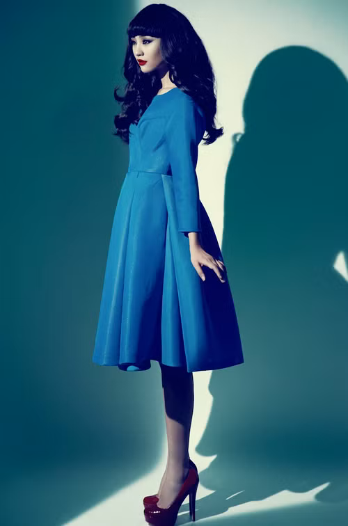 Trà My đã phải nỗ lực ăn kiêng và tập luyện thể hình để giảm từ 60kg xuống còn 55kg. Nhìn cô mảnh mai hơn rất nhiều so với thời điểm cách đây vài tháng. (Theo Ngôi sao)