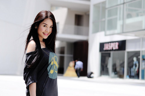 Sau ba tháng im lặng về scandal đánh người cùng Hồng Quế, Quế Vân đã lên tiếng và khẳng định đây là lần đầu tiên và cũng là lần cuối cùng trả lời về vấn đề này. Sau ba tháng im lặng về scandal đánh người cùng Hồng Quế, Quế Vân đã lên tiếng và khẳng định đây là lần đầu tiên và cũng là lần cuối cùng trả lời về vấn đề này.