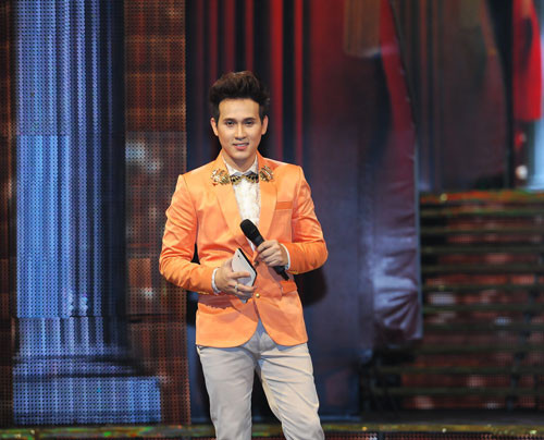 Nguyên Vũ cho biết thêm hôm đó anh đi quay phim, đến giờ nghỉ trưa thì gọi điện về cho mẹ nhưng không thấy mẹ nghe máy. Nóng ruột, Nguyên Vũ về qua nhà. Chưa kịp vui vì thấy mẹ vẫn bình an thì giọng ca Nơi ta đã qua phát hiện bị mất cặp. Anh đã trình báo với công anh. Tuy nhiên hiện tại Nguyên Vũ bị mất ngủ và vẫn còn khá sợ hãi khi nghĩ đến tên trộm. (Theo Infonet)