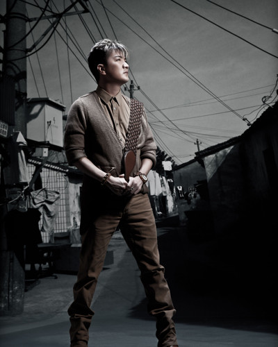 Đàm Vĩnh Hưng thích trẻ con nhưng đã lâu rồi không còn nhắc đến bạn gái, người yêu vì: "Tình yêu của tôi dành cho khán giả nhiều đến mức tôi không còn nghĩ đến tình yêu trai gái nữa. Một lí do nữa khiến trái tim tôi đóng cửa vì tôi đã trải qua những khoảnh khắc thăng hoa nhất của một tình yêu lớn trong đời tôi". (Theo NLĐ)