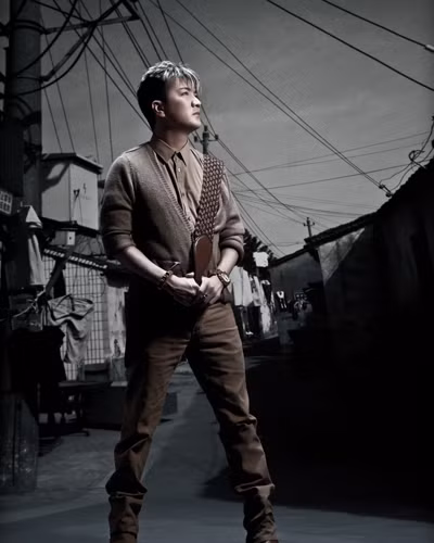 Đàm Vĩnh Hưng thích trẻ con nhưng đã lâu rồi không còn nhắc đến bạn gái, người yêu vì: "Tình yêu của tôi dành cho khán giả nhiều đến mức tôi không còn nghĩ đến tình yêu trai gái nữa. Một lí do nữa khiến trái tim tôi đóng cửa vì tôi đã trải qua những khoảnh khắc thăng hoa nhất của một tình yêu lớn trong đời tôi". (Theo NLĐ)