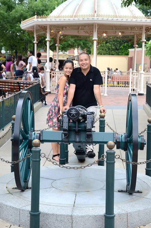 Vợ chồng Quang Huy - Quỳnh Anh có chuyến du lịch ngắn ngày đên Hong Kong và xem chương trình ca nhạc Music Band với sự góp mặt của nhiều ban, nhóm nhạc Hàn Quốc. Vì đang mang bầu nên Quỳnh Anh được ông xã chăm sóc rất chu đáo.(Ảnh: Alec) Vợ chồng Quang Huy - Quỳnh Anh có chuyến du lịch ngắn ngày đên Hong Kong và xem chương trình ca nhạc Music Band với sự góp mặt của nhiều ban, nhóm nhạc Hàn Quốc. Vì đang mang bầu nên Quỳnh Anh được ông xã chăm sóc rất chu đáo.(Ảnh: Alec)