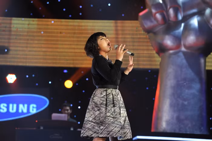 Đàm Vĩnh Hưng cảm thấy may mắn vì đã nổi tiếng trước. Nếu không, anh sợ nếu rơi vào thời điểm này 'chắc chết' với Xuân Nghi.