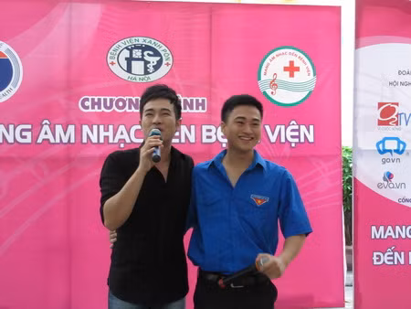 Cả hai đã cùng song ca một số bài hát gắn với tên tuổi Minh Quân. (Theo VnMedia)