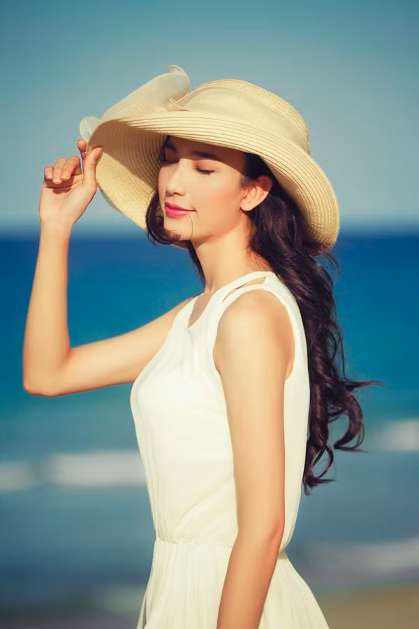 Hoa hậu Du lịch Việt Nam 2008 - Ngọc Diễm thực hiện bộ ảnh mới ngay tại thành phố biển Cam Ranh quê hương cô.