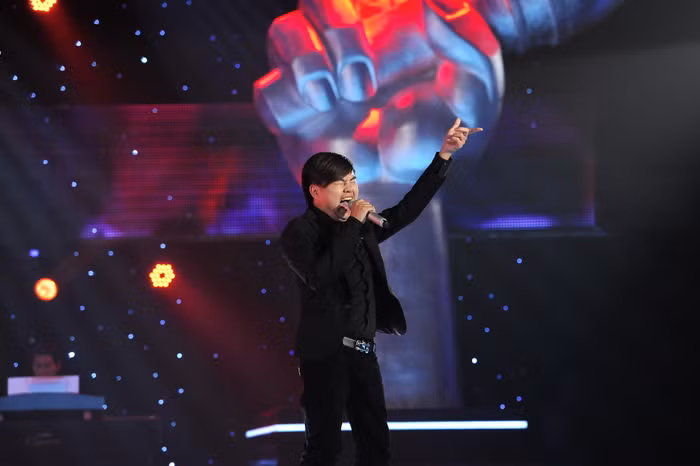 Đàm Vĩnh Hưng ấn tượng với chất giọng dày, có chút nổi loạn của Hoàng Mạnh. Mr. Đàm quyết định chọn Hoàng Mạnh vì thấy hình ảnh của mình 15 năm trước trong chàng trai đến từ Đà Nẵng.