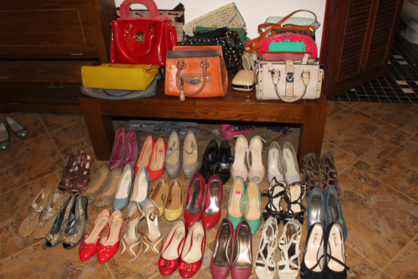 Ngoài túi xách, An còn có niềm đam mê với các loại giày dép. Ngoài túi xách, An còn có niềm đam mê với các loại giày dép.