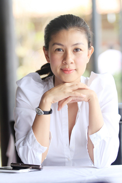 Kim Thư trả lời phỏng vấn: "Bây giờ ai nói xấu tôi, tôi không quan tâm vì ông trời cho ai người đấy hưởng, ai hơn tôi mừng...Đợt thi cặp đôi hoàn hảo, mọi người 'chửi tôi như thú' nhưng tôi chẳng biết gì cả. Toàn bộ do vợ anh Quyền Linh kể lại cho tôi. Nếu tôi quan tâm thì tôi sẽ bị phân tâm ngay". Kim Thư trả lời phỏng vấn: "Bây giờ ai nói xấu tôi, tôi không quan tâm vì ông trời cho ai người đấy hưởng, ai hơn tôi mừng...Đợt thi cặp đôi hoàn hảo, mọi người 'chửi tôi như thú' nhưng tôi chẳng biết gì cả. Toàn bộ do vợ anh Quyền Linh kể lại cho tôi. Nếu tôi quan tâm thì tôi sẽ bị phân tâm ngay".