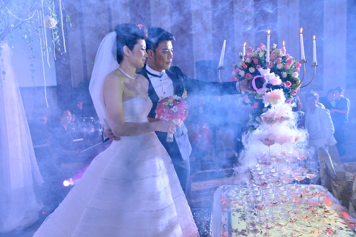 Thúy Vinh hiện đang mang bầu tháng thứ 5. Chồng cô là một kiến trúc sư người Singapore. Lần này, cả gia đình chủ rể cũng sang Việt Nam để cử hành hôn lễ theo đúng cách truyền thống của người Việt. (Theo GDVN) Thúy Vinh hiện đang mang bầu tháng thứ 5. Chồng cô là một kiến trúc sư người Singapore. Lần này, cả gia đình chủ rể cũng sang Việt Nam để cử hành hôn lễ theo đúng cách truyền thống của người Việt. (Theo GDVN)