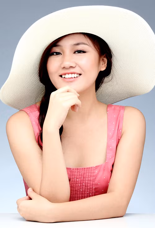 Năm nay, Văn Mai Hương dự thi khối N gồm ba môn văn, năng khiếu âm nhạc, kiến thức âm nhạc vào trường Đại học Văn hóa Nghệ thuật Quân đội. (Theo Ngôi sao)