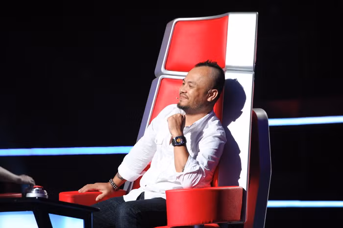 Không 'tiết kiệm' nụ cười nhưng kiểu cười của Trần Lập cho người ta cảm giác anh là người ít nói Không 'tiết kiệm' nụ cười nhưng kiểu cười của Trần Lập cho người ta cảm giác anh là người ít nói