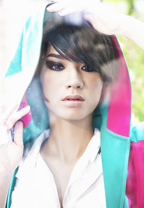 Với ý tưởng của stylist Quang Tuyến, trong bộ ảnh mới Trà My Idol liên tục thay đổi kiểu tóc ngắn và trang điểm từ nhẹ nhàng đến sắc nét. (Theo Ngôi sao) Với ý tưởng của stylist Quang Tuyến, trong bộ ảnh mới Trà My Idol liên tục thay đổi kiểu tóc ngắn và trang điểm từ nhẹ nhàng đến sắc nét. (Theo Ngôi sao)