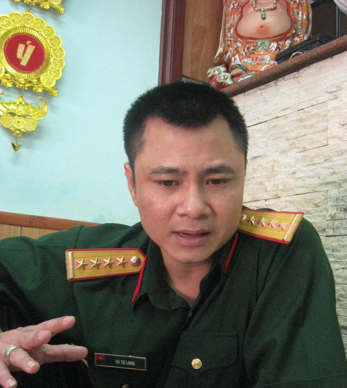 Cách đây vài ngày, nghệ sĩ hài Tự Long đã vinh dự được nhận danh hiệu cao quý NSƯT. Hiện tại, NSƯT Tự Long đang thuộc biên chế nhà hát chèo Quân Đội. Cách đây vài ngày, nghệ sĩ hài Tự Long đã vinh dự được nhận danh hiệu cao quý NSƯT. Hiện tại, NSƯT Tự Long đang thuộc biên chế nhà hát chèo Quân Đội.