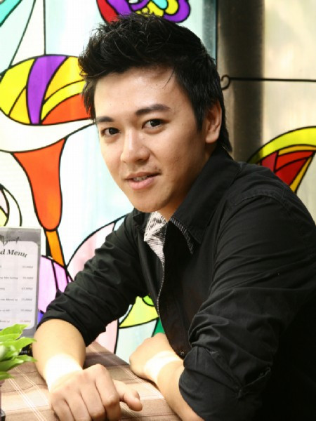 Phan Anh - anh trai MC Tuấn Tú vừa cho ra mắt Album những tình khúc của Ngô Thụy Miên, Lam Phương, Hoàng Trọng... Phan Anh - anh trai MC Tuấn Tú vừa cho ra mắt Album những tình khúc của Ngô Thụy Miên, Lam Phương, Hoàng Trọng...