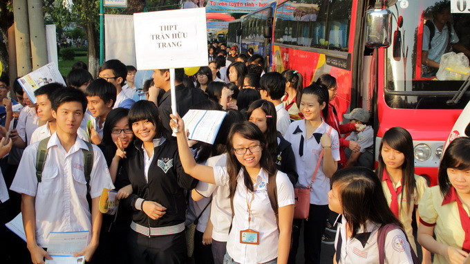 Đông đảo học sinh tham gia Ngày hội tư vấn tuyển sinh - hướng nghiệp 2013 do Tuổi Trẻ tổ chức tại Trường ĐH Bách khoa (ĐHQG TP.HCM) - Ảnh: Minh Giáng