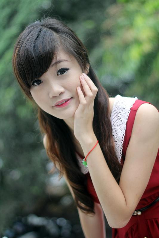 Đối với cô gia đình rất quan trọng, đó là nền tảng vững bước trong cuộc sống và là bến đỗ bình yên nhất sau những căng thẳng, mệt mỏi trong học tập, bố mẹ luổn quan tâm, động viên an ủi, là chỗ dựa tinh thần tốt nhất của cô bạn. <<HOA KHÔI CÁC TRƯỜNG ĐẠI HỌC <<NGÔI SAO HỌC ĐƯỜNG <<ÁNH MẮT MƠ MÀNG CỦA HOT GIRL TRƯỜNG THPT KIM ANH Đối với cô gia đình rất quan trọng, đó là nền tảng vững bước trong cuộc sống và là bến đỗ bình yên nhất sau những căng thẳng, mệt mỏi trong học tập, bố mẹ luổn quan tâm, động viên an ủi, là chỗ dựa tinh thần tốt nhất của cô bạn. <<HOA KHÔI CÁC TRƯỜNG ĐẠI HỌC <<NGÔI SAO HỌC ĐƯỜNG <<ÁNH MẮT MƠ MÀNG CỦA HOT GIRL TRƯỜNG THPT KIM ANH