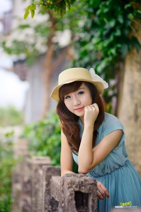 Dương Vân Anh còn được gọi một cái tên khác là Dương Vân Vân sinh năm 1992, hiện là sinh viên Trường CĐ Du lịch Hà Nội. <<NỮ SINH CĐ DU LỊCH HÀ NỘI ĐẸP KHÔNG TỲ VẾT <<VẺ ĐẸP KIÊU SA CỦA HOT GIRL CĐ TRUYỀN HÌNH HÀ NỘI <<Á KHÔI CĐ TRUYỀN HÌNH TRỊNH THU THẢO ĐẸP RẠNG NGỜI ĐÓN TRUNG THU <<NỮ SINH KINH BẮC DỊU DÀNG KHOE SẮC TRONG TÀ ÁO DÀI