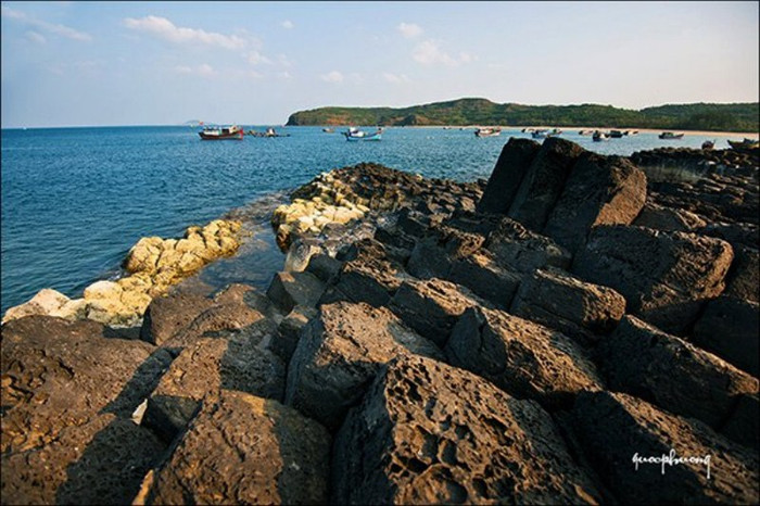 Đoàn thuyền xô sóng, sóng xô đá... Đoàn thuyền xô sóng, sóng xô đá...