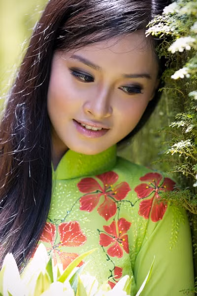 Thùy Dương từng đại diện cho trường tham gia các buổi giao lưu văn nghệ như hát, múa, đặc biệt là những bài hát quan họ, cô cũng từng tham gia các cuộc thi hát cấp trường, cấp tỉnh và hoạt động văn nghệ khá sôi nổi tại tỉnh Bắc Ninh. <<HOT GIRL ĐH PHƯƠNG ĐÔNG RẠNG NGỜI ĐÓN TRUNG THU <<TEEN MODEL AN PHƯƠNG "BIẾN HÓA" VỚI STYLE DỄ THƯƠNG <<VẺ ĐẸP THÁNH THIỆN CỦA NỮ SINH THPT NGUYỄN TẤT THÀNH <<HOT GIRL ĐH CÔNG NGHIỆP HÀ NỘI ĐẸP TINH KHÔI TRONG NẮNG MAI